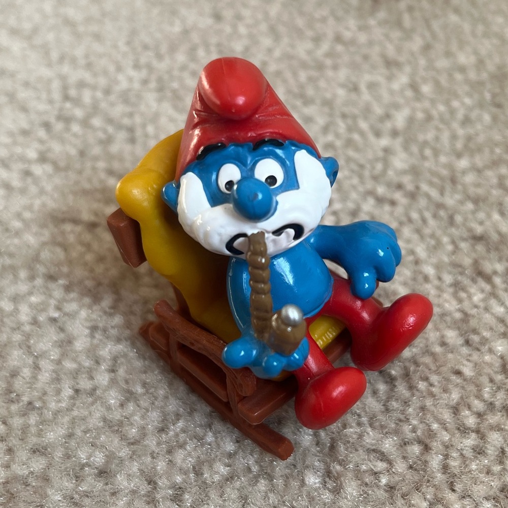 Vintage Collectible Schleich Papa Smurf with Pipe in Rocking Chair Action Figure